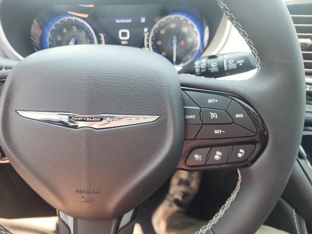 new 2025 Chrysler Pacifica car, priced at $50,958