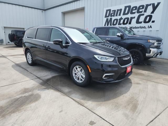 new 2026 Chrysler Pacifica car, priced at $42,539