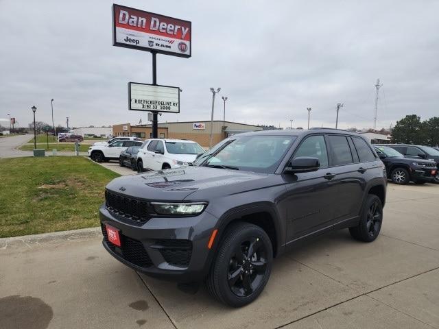 new 2025 Jeep Grand Cherokee car, priced at $42,479