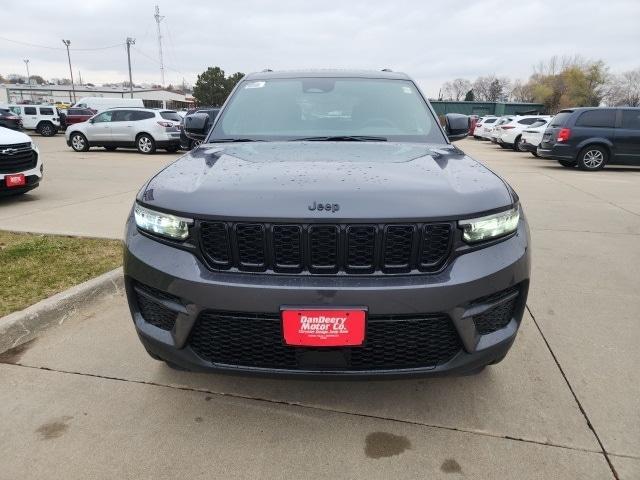 new 2025 Jeep Grand Cherokee car, priced at $42,479