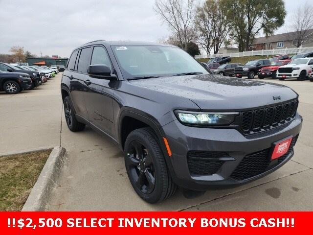 new 2025 Jeep Grand Cherokee car, priced at $38,331