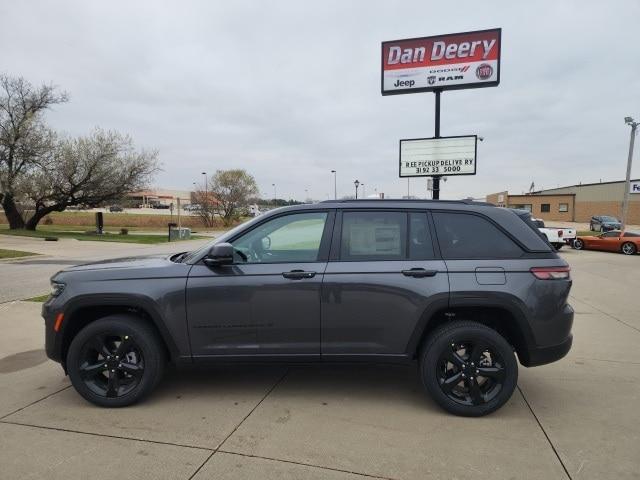 new 2025 Jeep Grand Cherokee car, priced at $42,479