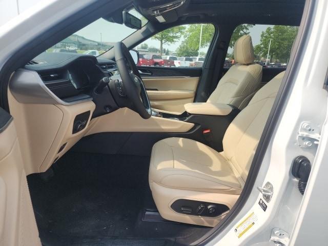 new 2025 Jeep Grand Cherokee L car, priced at $52,520