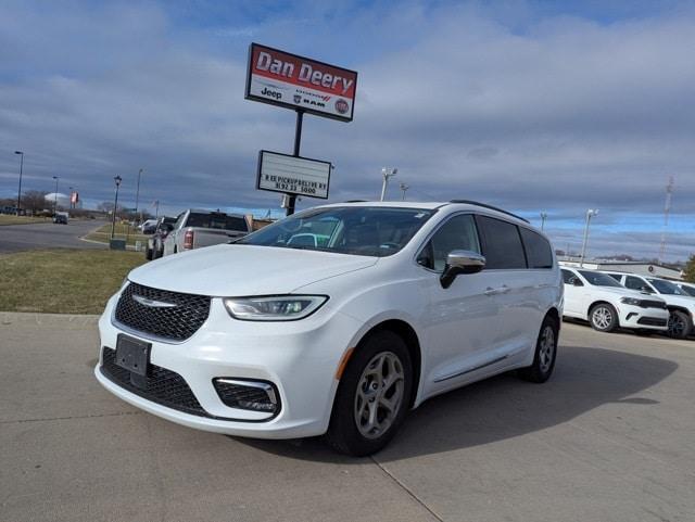 used 2023 Chrysler Pacifica car, priced at $30,004