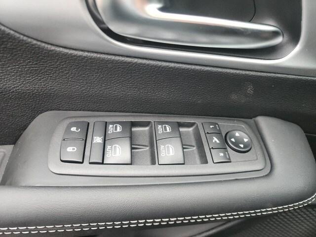 new 2025 Chrysler Pacifica car, priced at $48,365