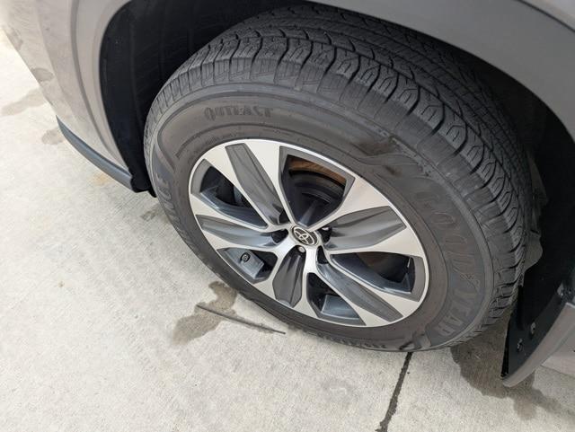 used 2021 Toyota Highlander Hybrid car, priced at $34,119