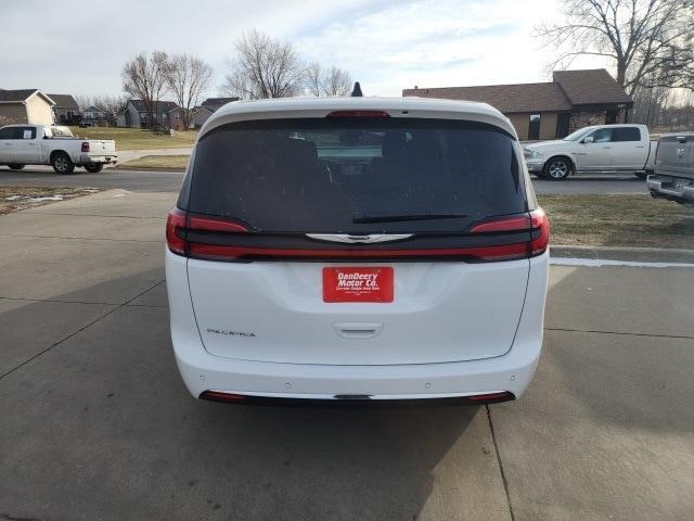 new 2025 Chrysler Pacifica car, priced at $39,761