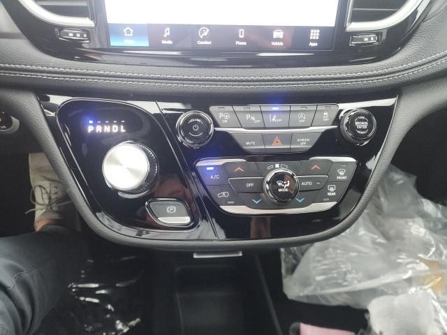 new 2025 Chrysler Pacifica car, priced at $41,682