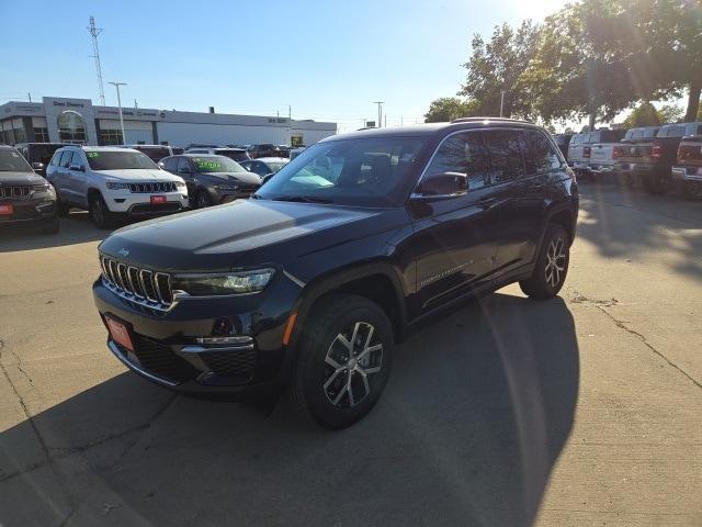 new 2025 Jeep Grand Cherokee car, priced at $40,528