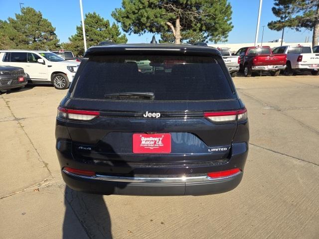 new 2025 Jeep Grand Cherokee car, priced at $45,657