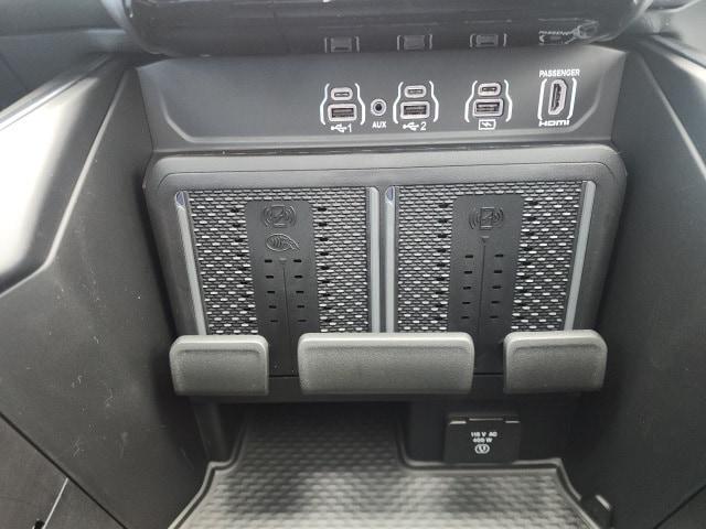 new 2025 Ram 1500 car, priced at $59,634