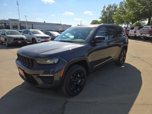 new 2024 Jeep Grand Cherokee car, priced at $47,926