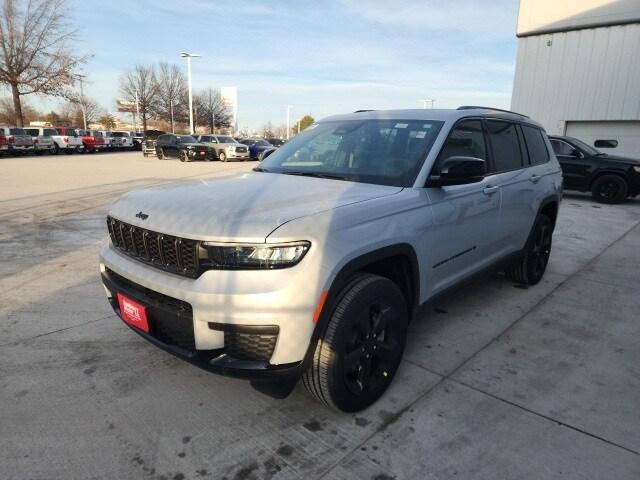 new 2025 Jeep Grand Cherokee L car, priced at $43,679
