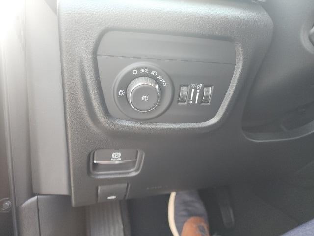 new 2025 Jeep Grand Cherokee car, priced at $49,044