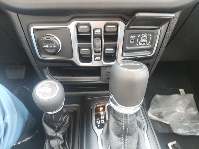new 2025 Jeep Gladiator car, priced at $44,122