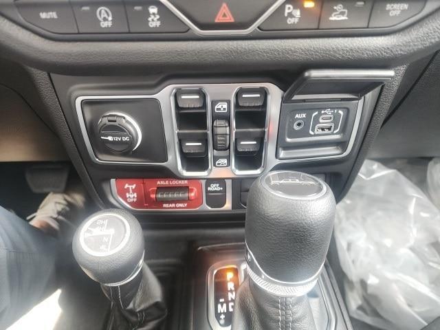 new 2025 Jeep Gladiator car, priced at $46,071