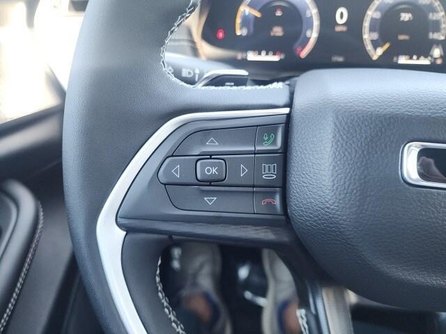 new 2025 Jeep Grand Cherokee car, priced at $40,697