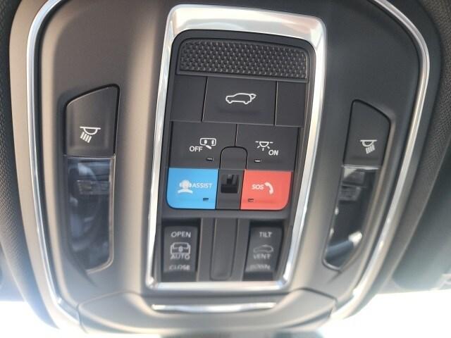 new 2025 Jeep Grand Cherokee car, priced at $40,697