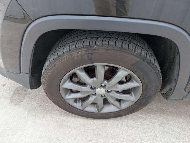 used 2016 Jeep Cherokee car, priced at $10,685