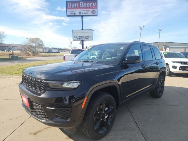 new 2025 Jeep Grand Cherokee car, priced at $40,605