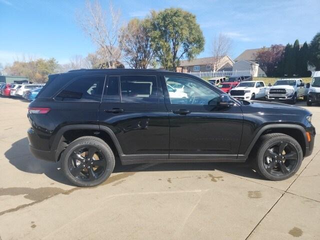 new 2025 Jeep Grand Cherokee car, priced at $40,605