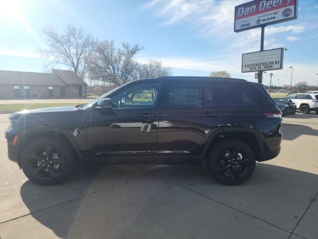 new 2025 Jeep Grand Cherokee car, priced at $40,605