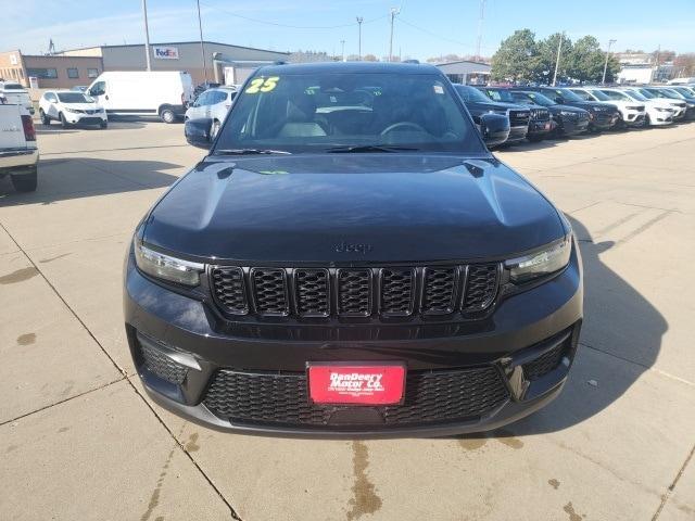 new 2025 Jeep Grand Cherokee car, priced at $40,605