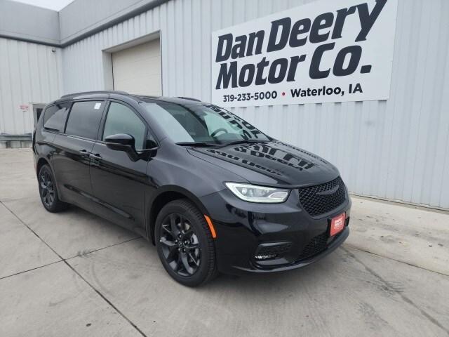 new 2026 Chrysler Pacifica car, priced at $53,144