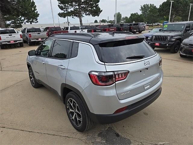 new 2025 Jeep Compass car, priced at $29,495