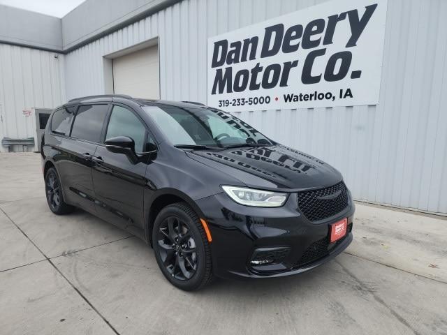 new 2026 Chrysler Pacifica car, priced at $51,492
