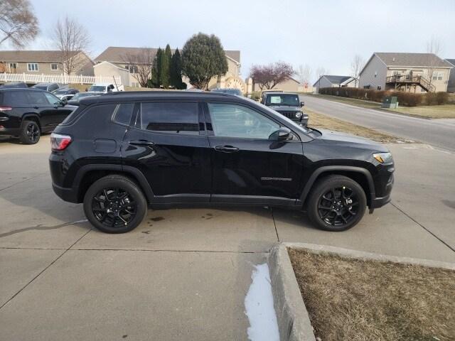 new 2025 Jeep Compass car, priced at $28,423