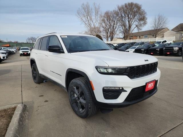 new 2025 Jeep Grand Cherokee car, priced at $42,716