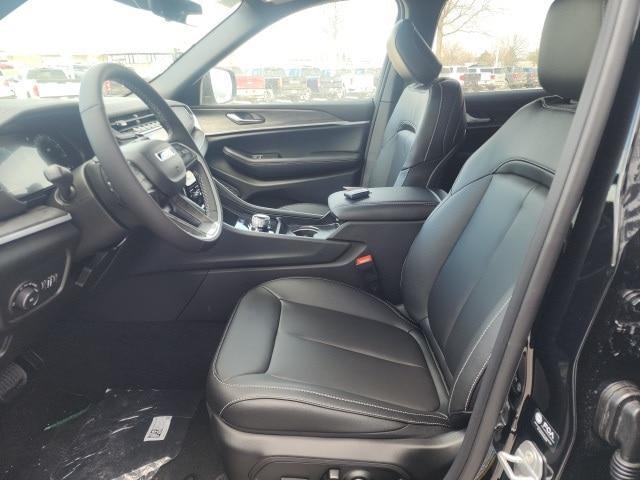 new 2025 Jeep Grand Cherokee car, priced at $45,226