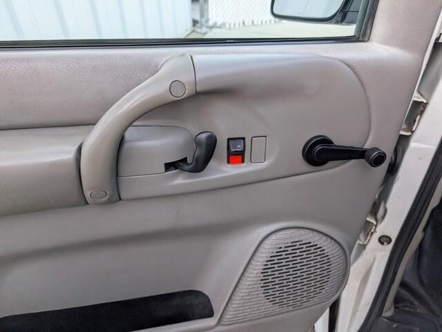 used 2005 Chevrolet Astro car, priced at $7,000
