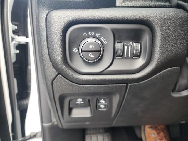 new 2025 Ram 1500 car, priced at $43,963