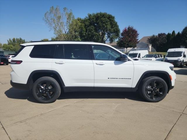 new 2024 Jeep Grand Cherokee L car, priced at $40,030