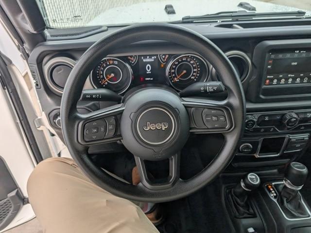 used 2022 Jeep Gladiator car, priced at $33,876