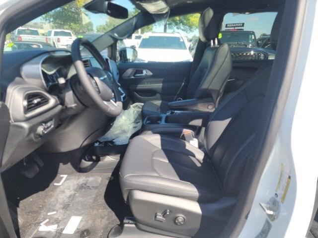 new 2026 Chrysler Pacifica car, priced at $44,793