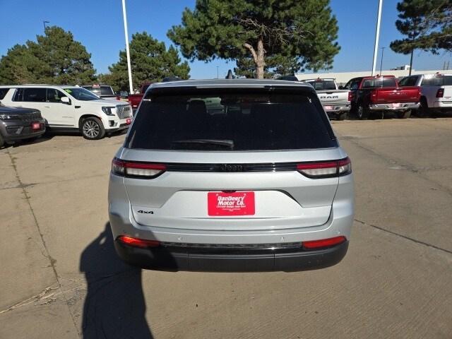 new 2025 Jeep Grand Cherokee car, priced at $45,979