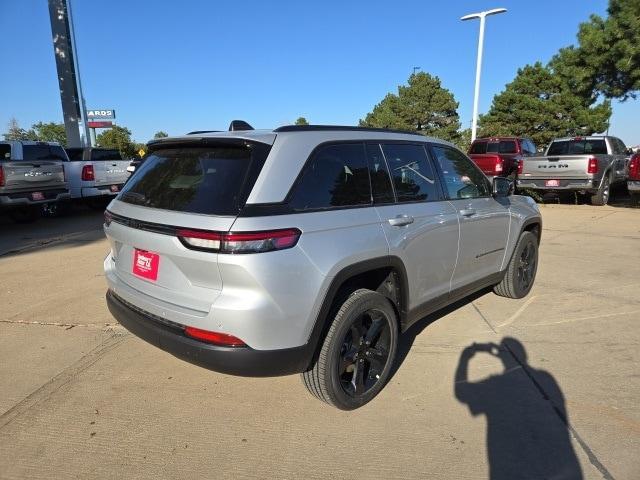 new 2025 Jeep Grand Cherokee car, priced at $40,605