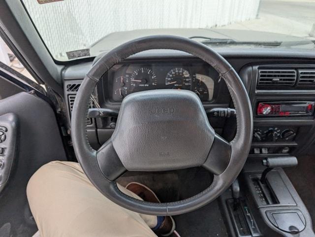 used 2000 Jeep Cherokee car, priced at $5,500