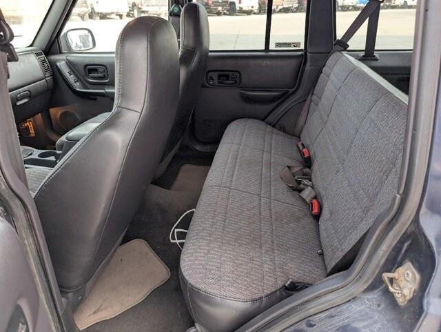 used 2000 Jeep Cherokee car, priced at $5,500