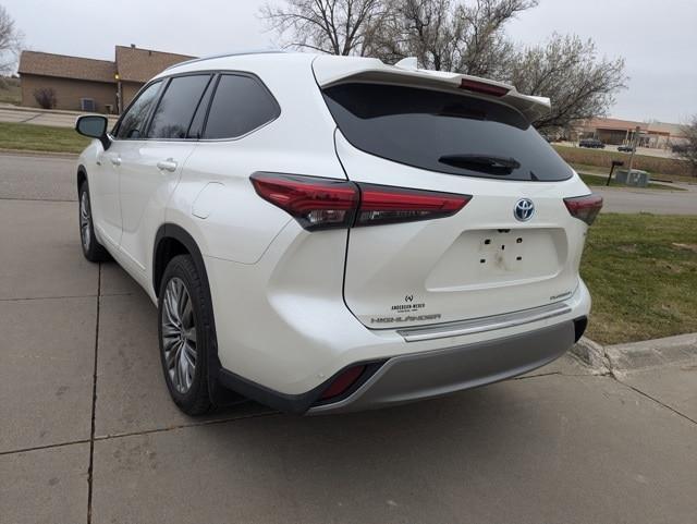 used 2021 Toyota Highlander Hybrid car, priced at $40,400