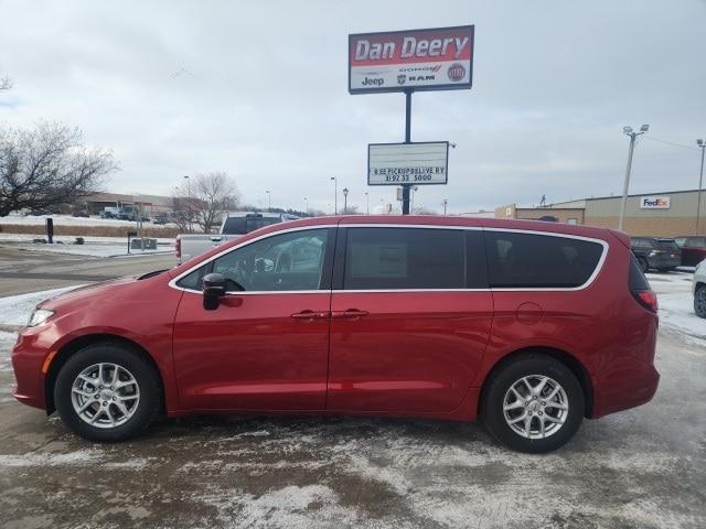 new 2025 Chrysler Pacifica car, priced at $40,536