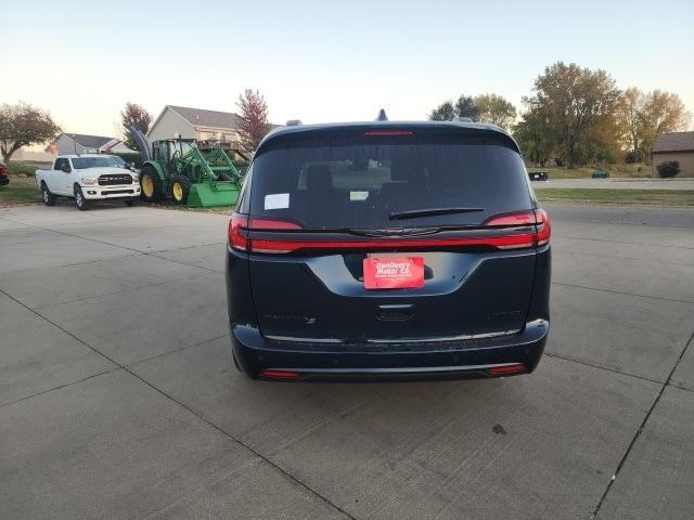 new 2025 Chrysler Pacifica car, priced at $46,276