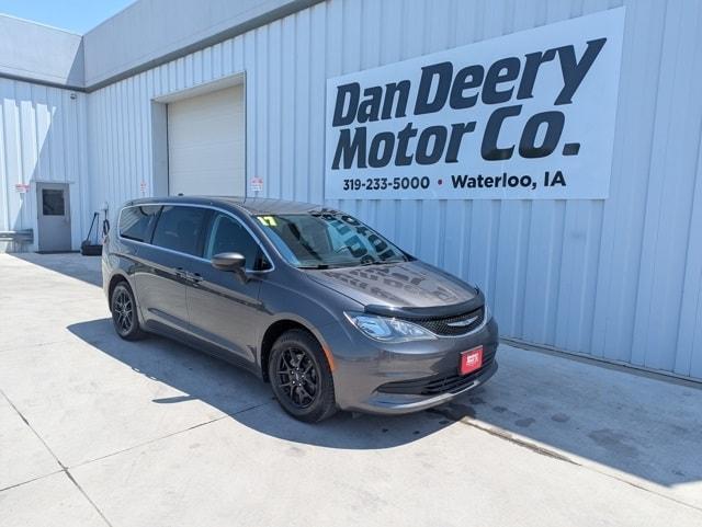 used 2017 Chrysler Pacifica car, priced at $8,243