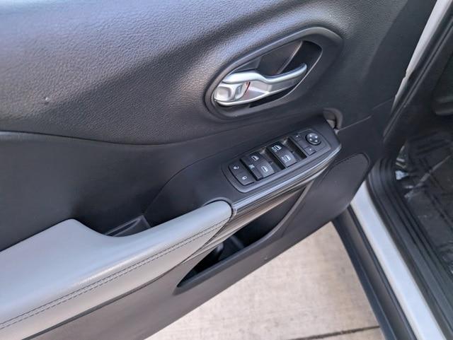 used 2014 Jeep Cherokee car, priced at $6,242