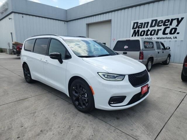 new 2025 Chrysler Pacifica car, priced at $48,190