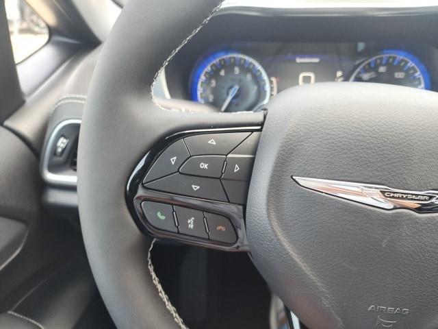 new 2025 Chrysler Pacifica car, priced at $47,698