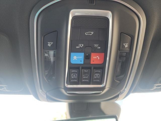 new 2025 Jeep Grand Cherokee car, priced at $49,709